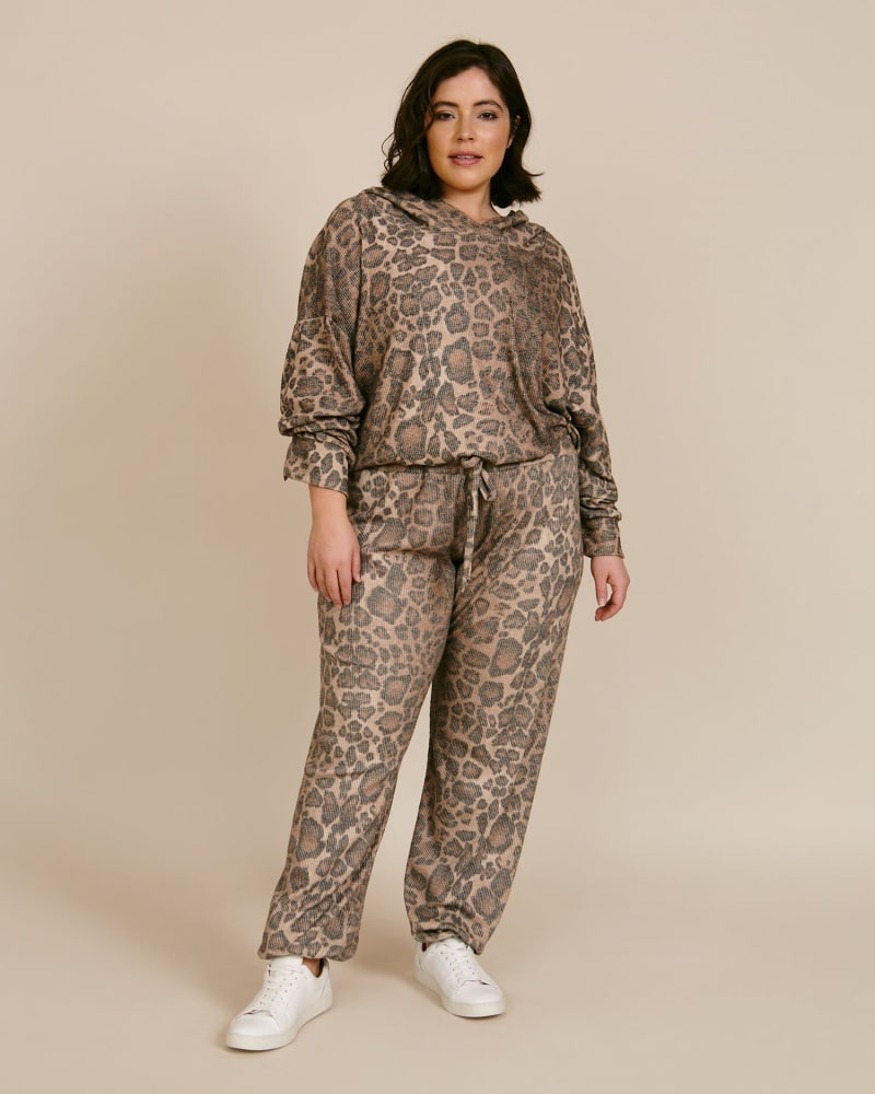 Front of a model wearing a size 1X Brushed Rib Pant in Leopard by LNA. | dia_product_style_image_id:219669